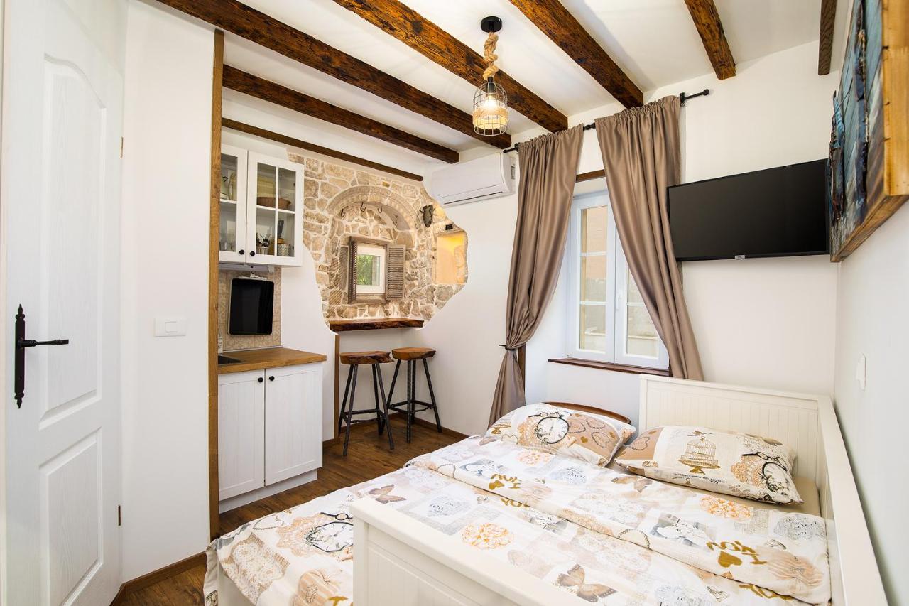 Domus Maximus Apartment Pula Ngoại thất bức ảnh