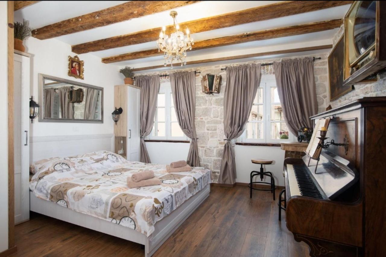 Domus Maximus Apartment Pula Ngoại thất bức ảnh