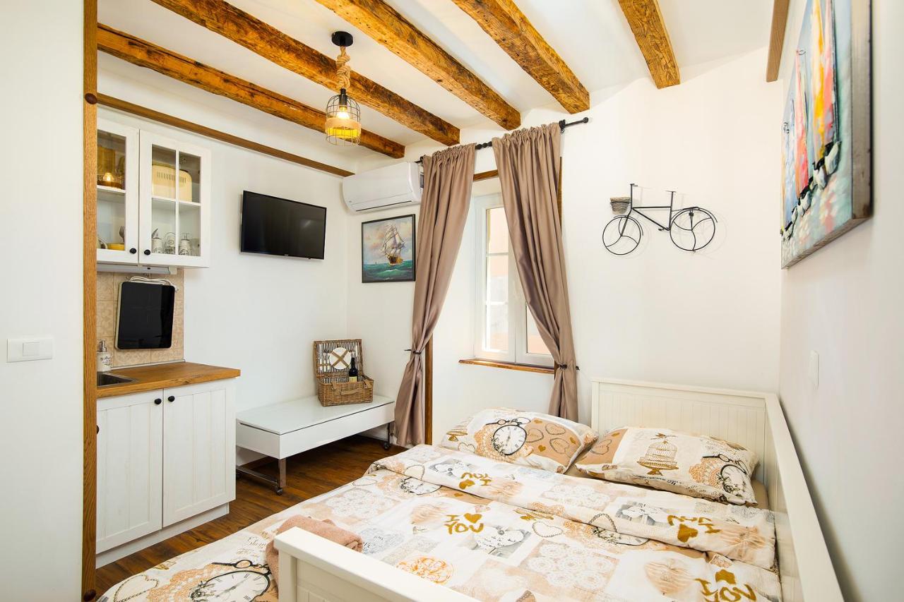 Domus Maximus Apartment Pula Ngoại thất bức ảnh