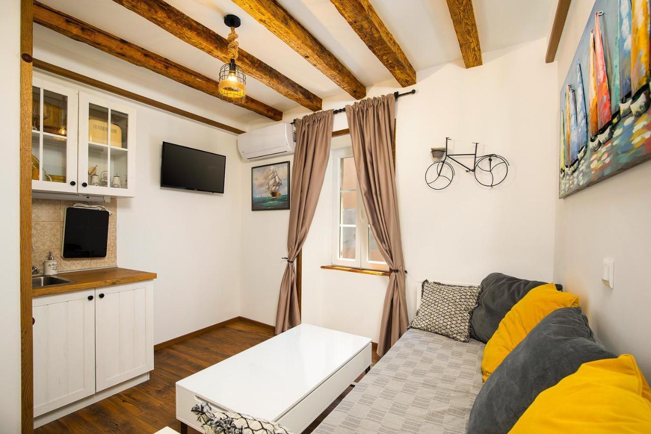 Domus Maximus Apartment Pula Ngoại thất bức ảnh