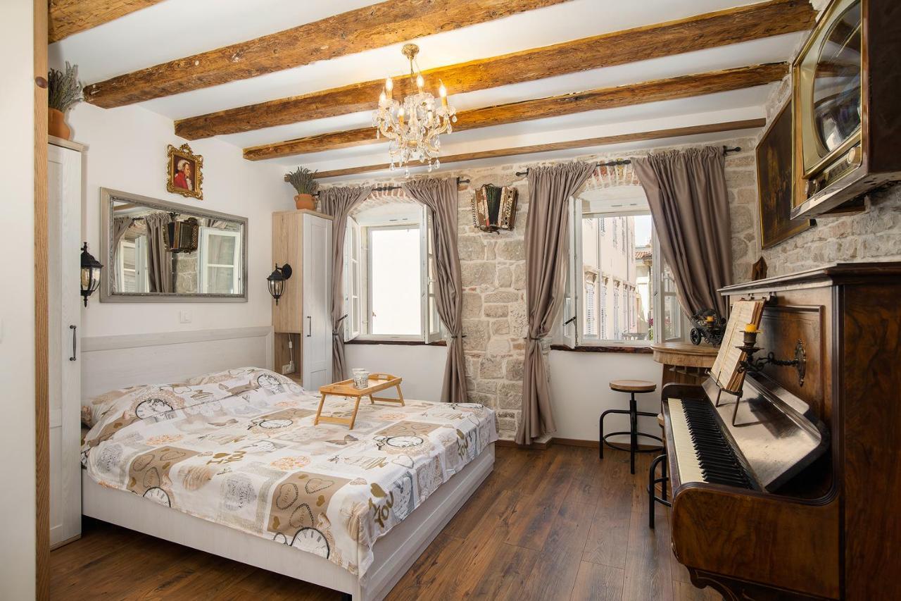 Domus Maximus Apartment Pula Ngoại thất bức ảnh